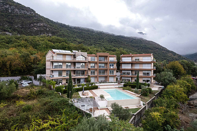 LUXURY THREE-BEDROOM APARTMENT WITH BREATHTAKING SEA VIEWS — photo 36
