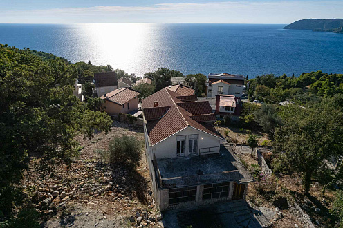 House in Ratac, Bar with a 1,600 m² plot — approx. 350 m²