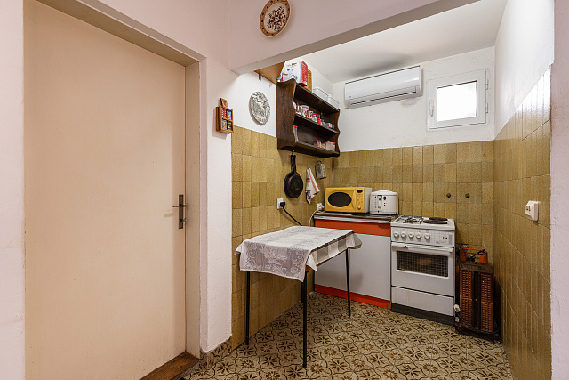 House with a terrace and sea view in Bar — photo 35
