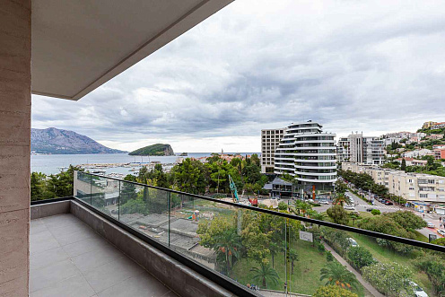 Moderne Einzimmerwohnung in Budva mit optionaler Garage