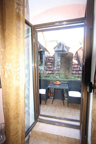 Apartment with three bedrooms in old town of Kotor — photo 11