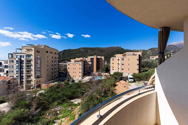 52 m² Wohnung mit Meerblick und zwei Terrassen in Bečići — photo 7