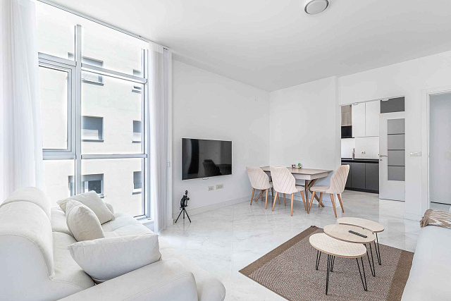 Spacious and Airy Apartment in the Heart of Budva — photo 10