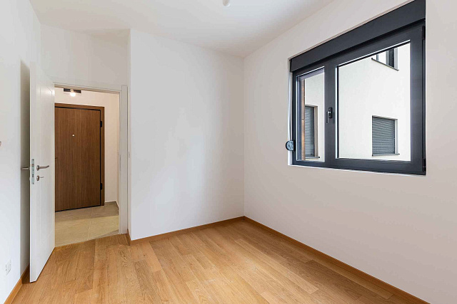 One bedroom apartment in Becici with a sea view — photo 7