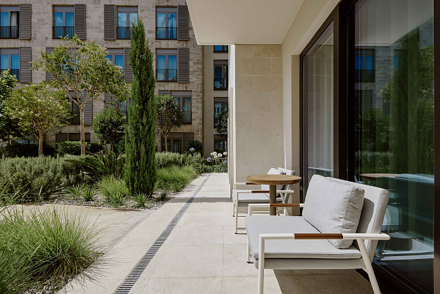 LUXURIOUS TWO BEDROOM APARTMENT — photo 11