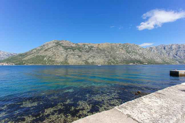 For sale three bedroom apartment in Stoliv on the first line to the sea