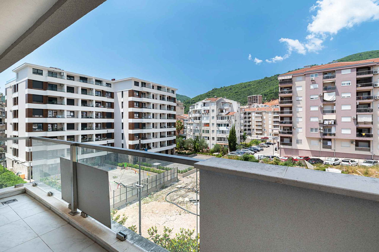 Spacious and Airy Apartment in the Heart of Budva