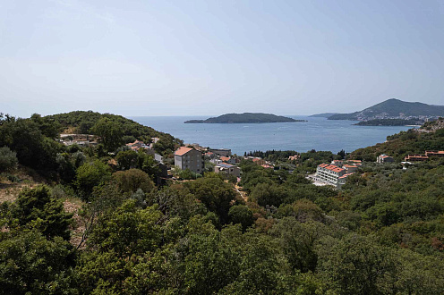 AN EXCLUSIVE INVESTMENT OPPORTUNITY NEAR KAMENOVO AND SVETI STEFAN