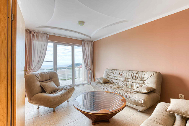 A house in Sutomore with a panoramic sea view 142 m2