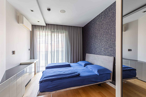 Eine elegante Zwei-Zimmer-Wohnung mit exklusivem Design im Herzen von Budva. — photo 2