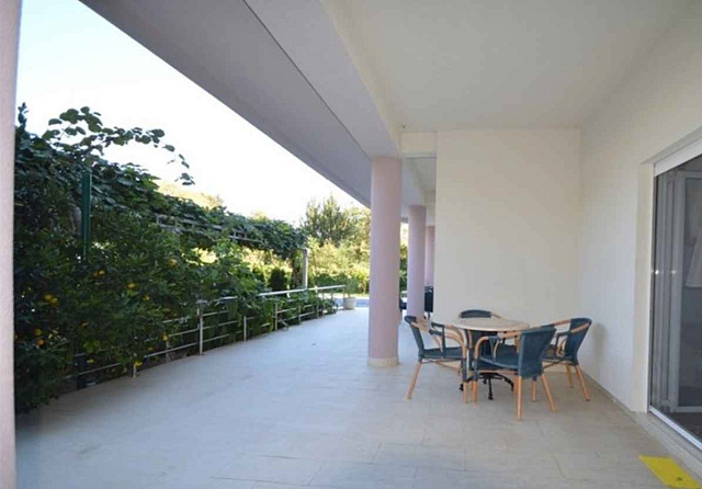 Large house in Sutorina with a swimming pool and a spacious yard — photo 9