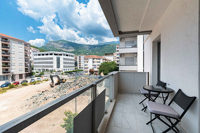 Spacious and Airy Apartment in the Heart of Budva