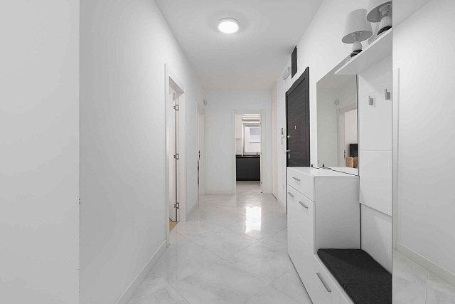 Spacious and Airy Apartment in the Heart of Budva — photo 17