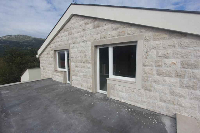 A house with sea and mountine view in Mojdez, Herceg Novi — photo 23