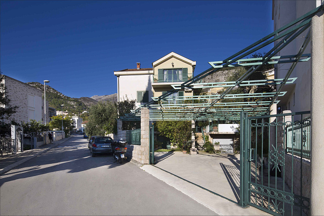 Spacious house in Budva — photo 7