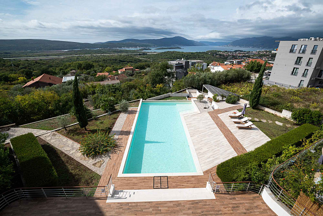 LUXURY THREE-BEDROOM APARTMENT WITH BREATHTAKING SEA VIEWS — photo 22