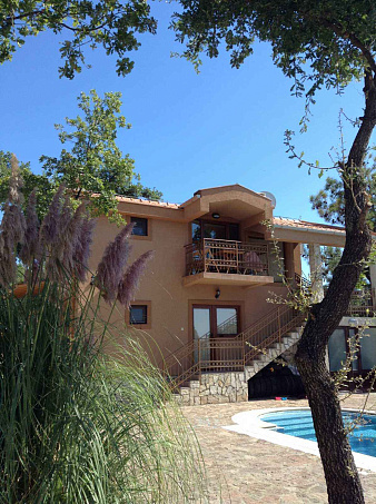 Two Villas in Krimovice with swimming pools and a large plot — photo 3
