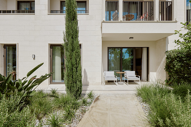 LUXURIOUS TWO BEDROOM APARTMENT — photo 22