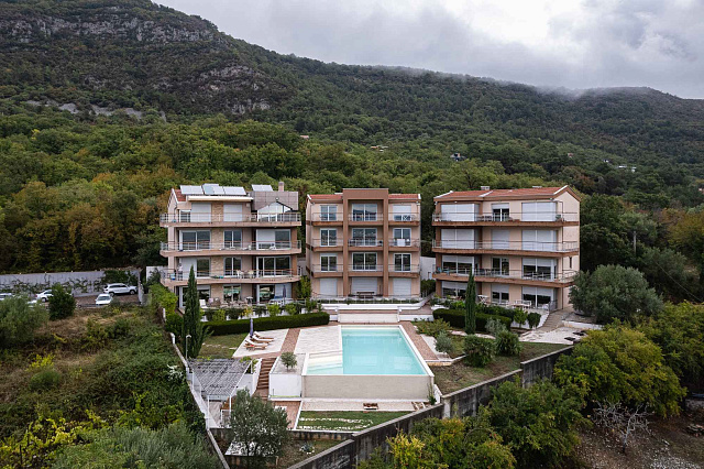 LUXURY THREE-BEDROOM APARTMENT WITH BREATHTAKING SEA VIEWS — photo 33