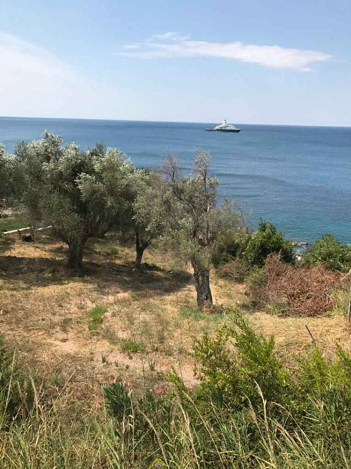 Plot in Bar, just 10m from the sea