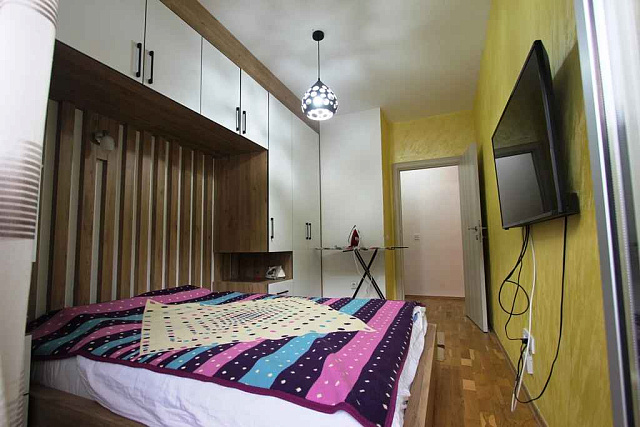 Apartment with a sea and city view in Budva — photo 6