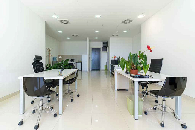 Modern office space in TQ Plaza Budva with sea view — photo 14