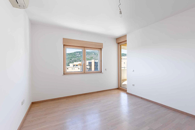 52 m² Wohnung mit Meerblick und zwei Terrassen in Bečići — photo 10