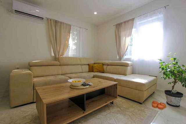 For sale two-storey house in Dobra Voda near the sea — photo 9