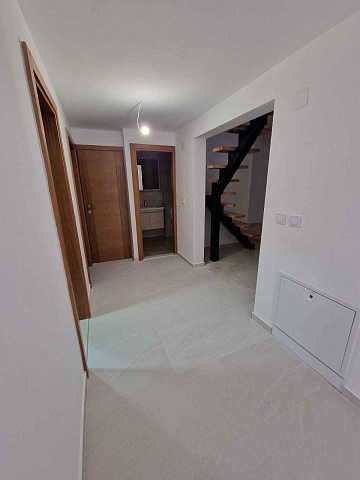 Three-bedroom duplex apartment in Igalo with sea view  — photo 8