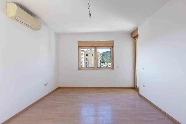 52 m² Wohnung mit Meerblick und zwei Terrassen in Bečići — photo 9