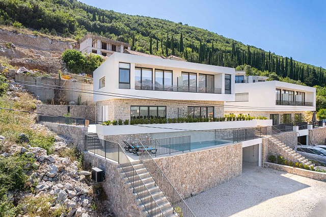  Herceg Novi – Luxury Duplex with Panoramic Bay Views — photo 22