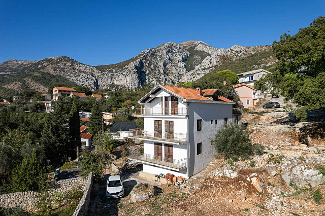 House in Ratac, Bar with a 1,600 m² plot — approx. 350 m²