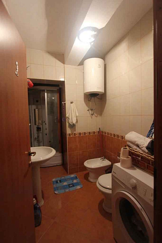A furnished house in Topla