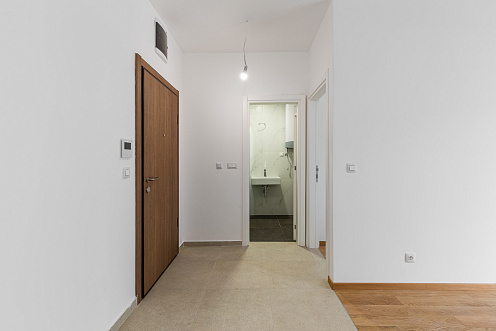 One bedroom apartment in Becici with a sea view