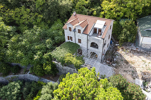 BEAUTIFUL STONE HOUSE IN LIPCI – AN AUTHENTIC HOME IN THE BAY OF KOTOR — photo 2