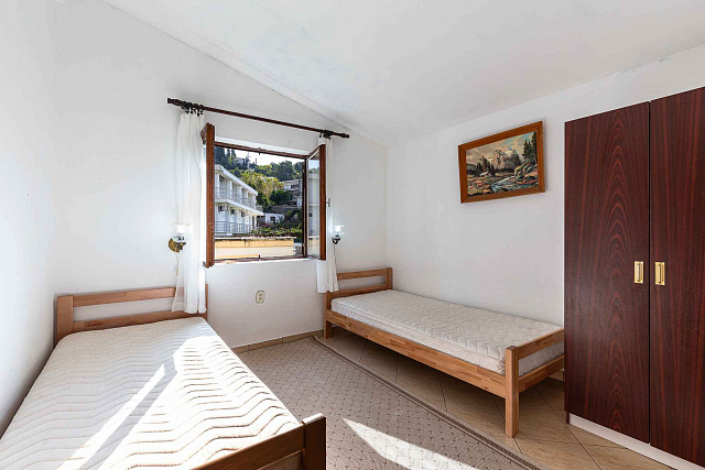 House with a terrace and sea view in Bar — photo 12