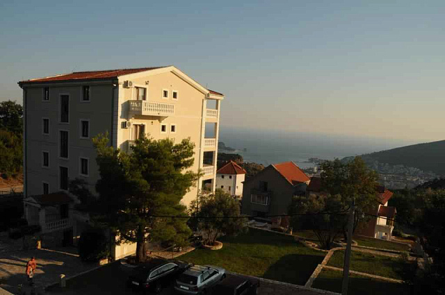A villa with pool and sea view in Markovici — photo 4