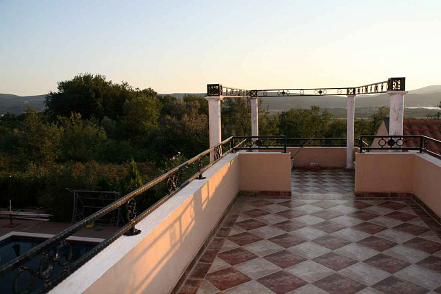 A luxurious villa with swimming pool in Kotor — photo 28