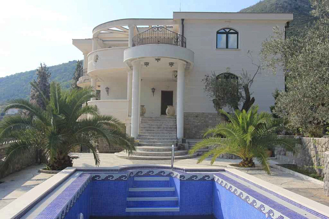 Villa with pool in Petrovac — photo 5