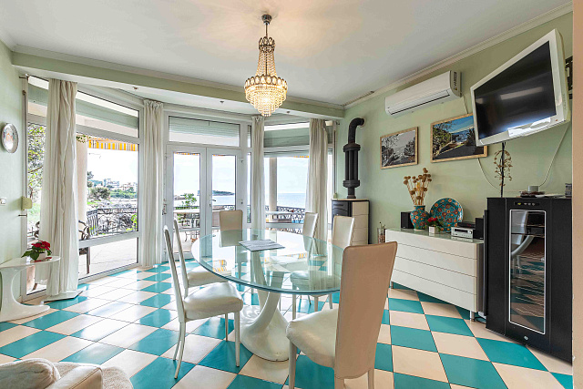 A luxurious villa with swimming pool in Utjeha — photo 13