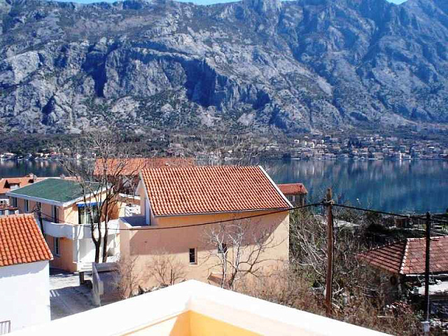 Cosy apartments in beautiful and calm region called Prcanj — photo 7