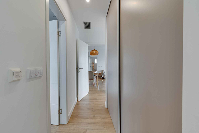 LUXURY THREE-BEDROOM APARTMENT WITH BREATHTAKING SEA VIEWS — photo 11