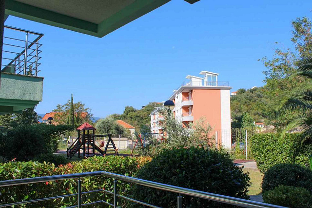 Apartments in complex with pool — photo 4