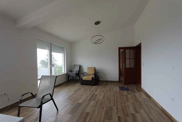 Haus in Bjelisi auf zwei Etagen mit großem Garten — photo 12