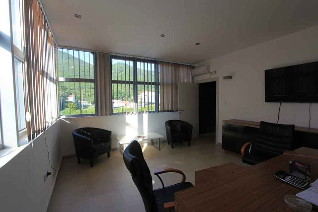 Commercial space on prime location in Budva — photo 10