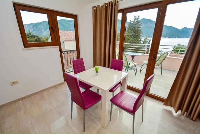 Hotel near the sea in Kotor — photo 9