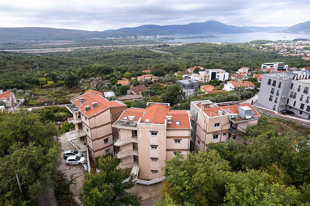 LUXURY THREE-BEDROOM APARTMENT WITH BREATHTAKING SEA VIEWS — photo 27