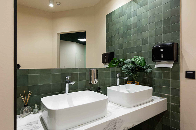 Commercial property in Budva, 400 m² — photo 17