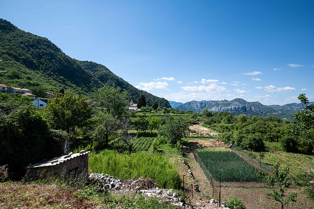 Urbanized land for sale, located in the heart of Crmnica — photo 4