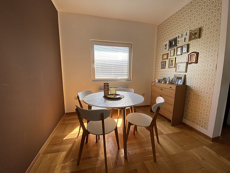 Haus in Radanovici mit Wohnungen